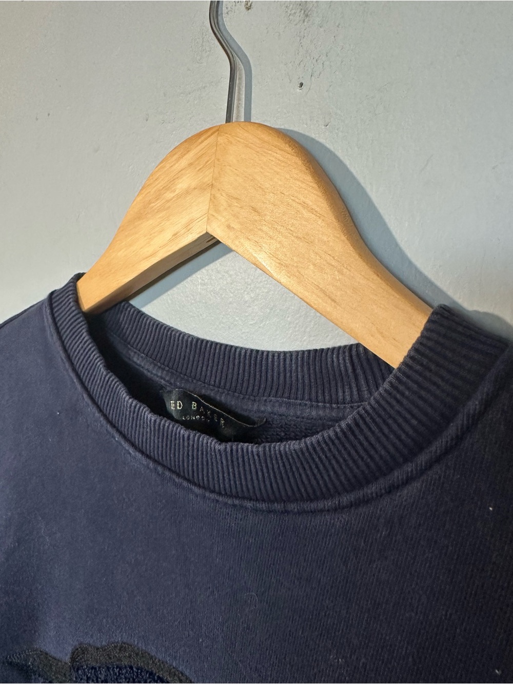TED BAKER Darsena Flower Graphic Sweatshirt - Picture 10 of 10